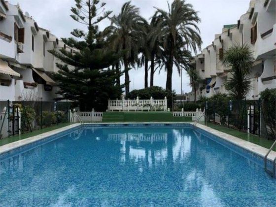 Foto 2 de Casa en venta en calle Massamagrell de 3 habitaciones con terraza y piscina