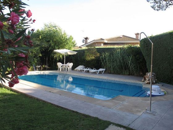 Foto 1 de Casa en lloguer a El Bosque de 5 habitacions amb piscina i jardí