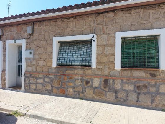 Foto 1 de Casa adossada en venda a San Martín de Valdeiglesias de 3 habitacions amb calefacció