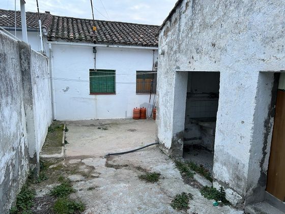 Foto 2 de Casa adossada en venda a San Martín de Valdeiglesias de 3 habitacions amb calefacció
