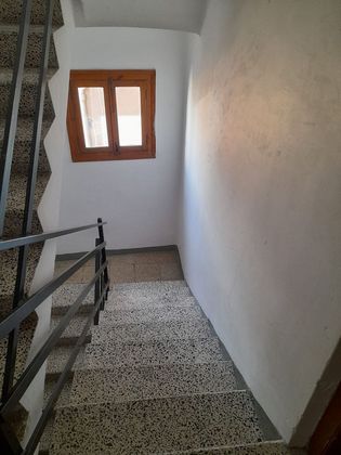 Foto 2 de Piso en venta en Centro - El Castillo de 3 habitaciones con balcón