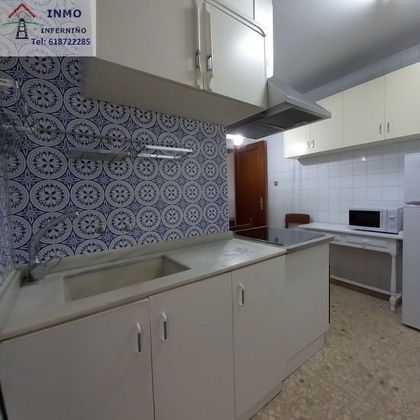Foto 1 de Piso en alquiler en Praza de España de 3 habitaciones con muebles y calefacción