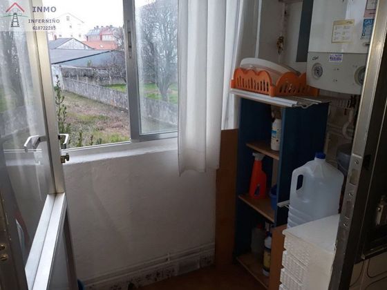 Foto 2 de Piso en venta en Piñeiros- Freixeiro de 3 habitaciones con terraza y calefacción
