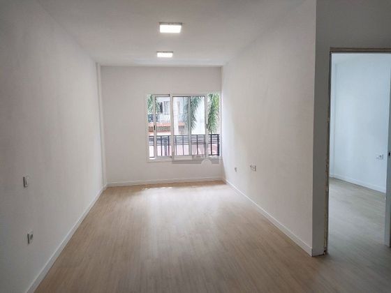 Foto 2 de Piso en venta en La Salle - Cuatro Torres de 2 habitaciones con garaje y jardín