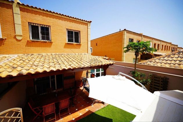 Foto 1 de Casa en venda a avenida Del Pacífico de 4 habitacions amb terrassa i piscina