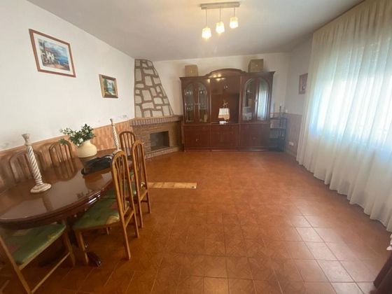 Foto 1 de Casa adossada en venda a Villa del Prado de 3 habitacions amb terrassa i calefacció