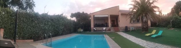 Foto 2 de Xalet en venda a Villa del Prado de 3 habitacions amb terrassa i piscina