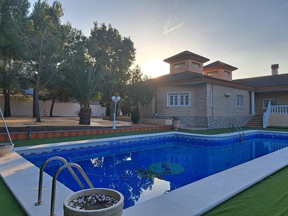 Foto 1 de Chalet en venta en Molina de Segura ciudad de 5 habitaciones con piscina y jardín