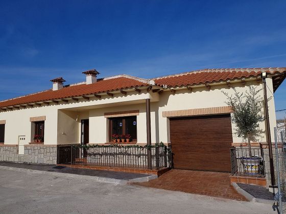 Foto 1 de Casa adossada en venda a calle San Sebastián de 3 habitacions amb terrassa i garatge