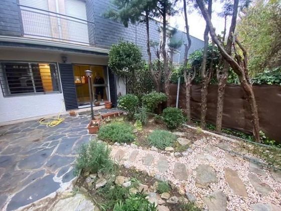 Foto 1 de Casa en venda a calle De Los Berrocales de 4 habitacions amb terrassa i piscina