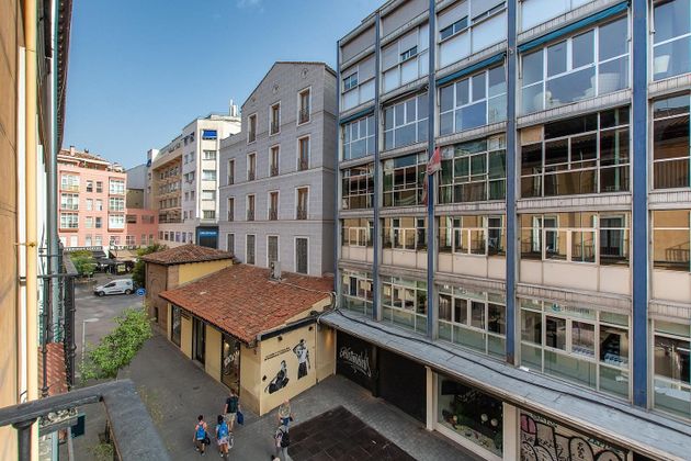 Foto 2 de Pis en venda a calle De Fuencarral de 3 habitacions amb terrassa i balcó
