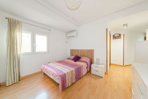 Foto 1 de Alquiler de piso en Arapiles de 1 habitación con muebles y aire acondicionado
