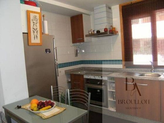 Foto 2 de Pis en venda a avenida De la Coruña de 4 habitacions amb terrassa i calefacció