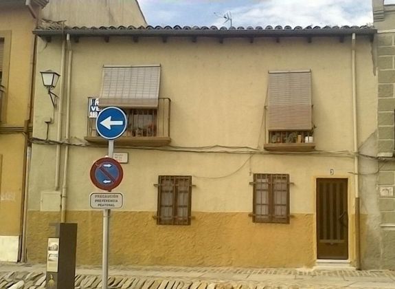 Foto 1 de Casa en venda a plaza La Leña de 8 habitacions amb terrassa i balcó