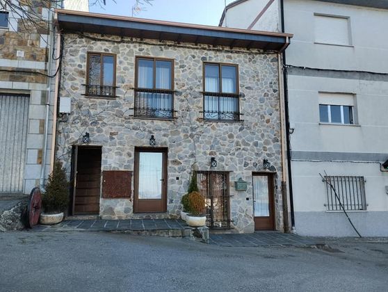 Foto 1 de Casa en venda a Palacios de Sanabria de 4 habitacions amb terrassa i calefacció