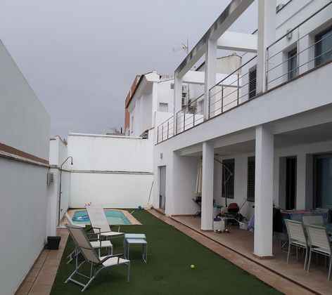 Foto 2 de Casa en venta en Zafra de 5 habitaciones con terraza y piscina