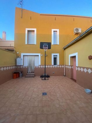 Foto 1 de Casa en venta en Zafra de 4 habitaciones con terraza y garaje