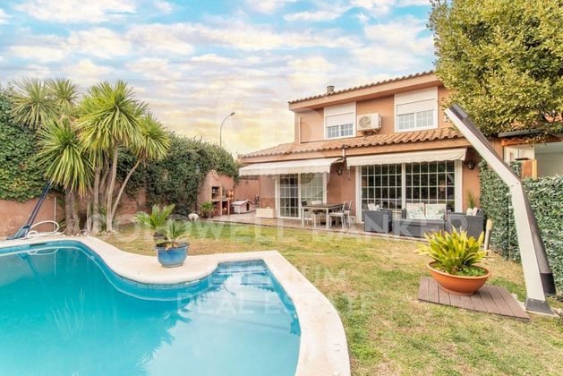 Foto 2 de Casa adosada en venta en Sant Quirze Parc- Vallsuau - Castellet de 4 habitaciones con terraza y piscina