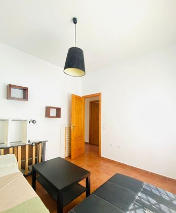 Foto 2 de Casa en venda a calle Narciso Monturiol de 4 habitacions amb terrassa i garatge