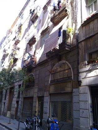 Foto 1 de Pis en venda a calle San Gil de 1 habitació amb balcó