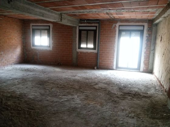 Foto 2 de Venta de piso en Barrios (Los) de 4 habitaciones con balcón