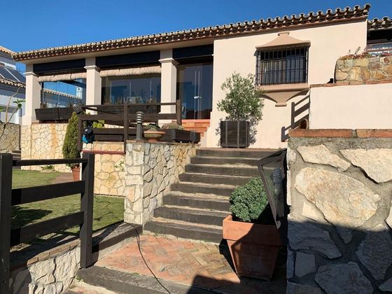 Foto 2 de Casa en venda a calle Los Geranios de 5 habitacions amb terrassa i piscina