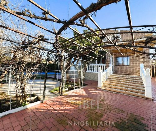 Foto 2 de Chalet en venta en Torrejón del Rey de 5 habitaciones con terraza y piscina
