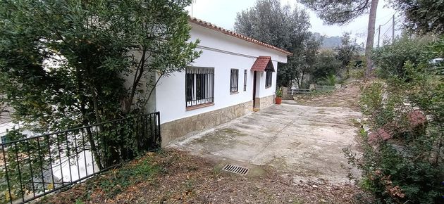 Foto 2 de Venta de chalet en Corbera de Llobregat de 3 habitaciones con terraza y jardín