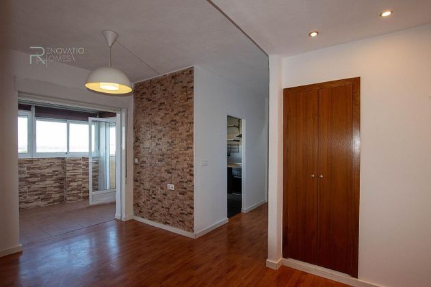 Foto 2 de Àtic en venda a calle Villa Madrid de 2 habitacions amb terrassa i balcó