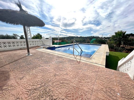 Foto 2 de Chalet en venta en Picassent de 4 habitaciones con terraza y piscina