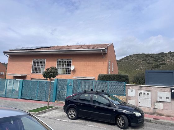 Foto 1 de Venta de casa en Villalbilla pueblo de 4 habitaciones con terraza y garaje