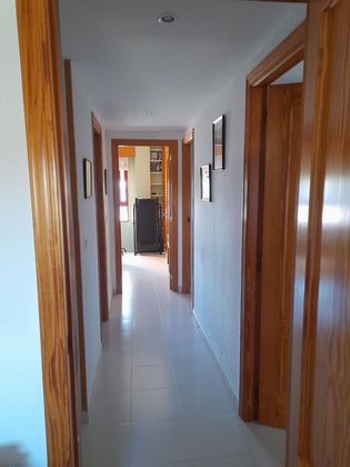 Foto 2 de Venta de piso en San Juan de Alicante/Sant Joan d´Alacant de 4 habitaciones con piscina y garaje