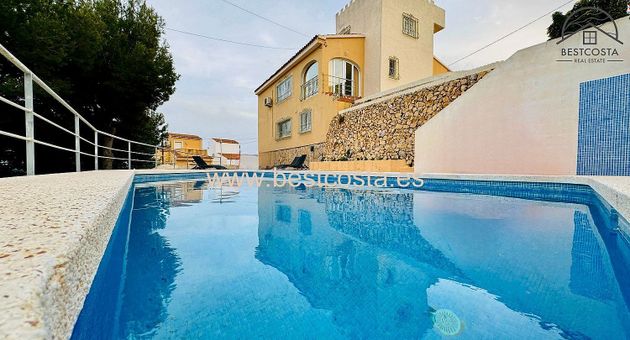 Foto 1 de Xalet en venda a Nucia (la) de 6 habitacions amb terrassa i piscina