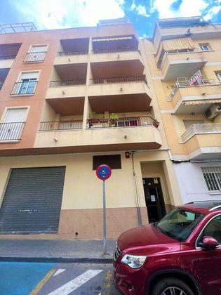 Foto 2 de Venta de piso en Centro - Torrevieja de 3 habitaciones con terraza y balcón