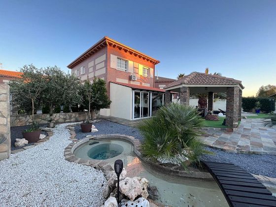 Foto 1 de Casa en venda a Torrecastillo de 4 habitacions amb terrassa i piscina