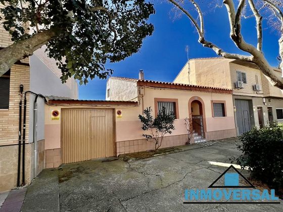Foto 1 de Casa adossada en venda a Monzalbarba de 4 habitacions amb terrassa i garatge