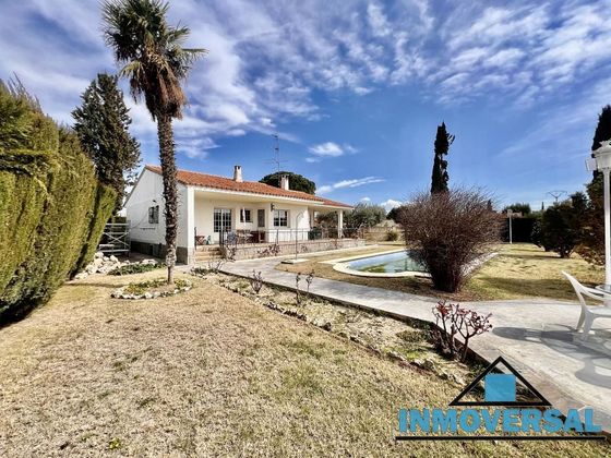 Foto 1 de Chalet en venta en Burgo de Ebro (El) de 4 habitaciones con terraza y piscina