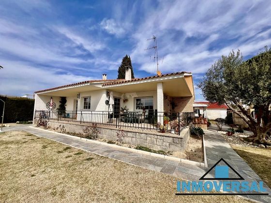Foto 2 de Chalet en venta en Burgo de Ebro (El) de 4 habitaciones con terraza y piscina