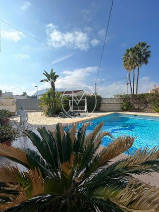 Foto 1 de Venta de chalet en calle Xironets de 4 habitaciones con terraza y piscina