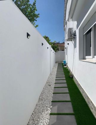 Foto 2 de Casa en lloguer a Puerto Marina de 2 habitacions amb jardí i mobles