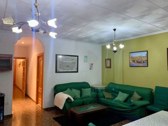 Foto 1 de Venta de casa adosada en Alfafar de 6 habitaciones con terraza y garaje