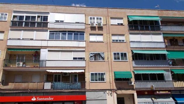Foto 1 de Piso en venta en calle Alfonso X El Sabio de 3 habitaciones con terraza