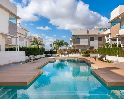 Foto 2 de Pis en venda a avenida De Almería de 2 habitacions amb terrassa i piscina