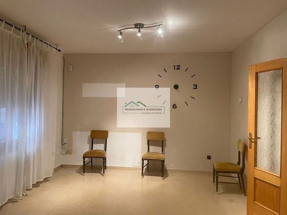 Foto 2 de Venta de piso en Iniesta de 3 habitaciones con aire acondicionado y calefacción