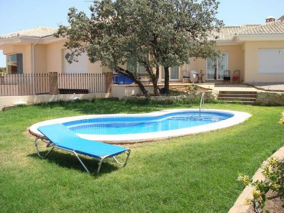 Foto 1 de Xalet en venda a Zona Fuentemora de 3 habitacions amb terrassa i piscina