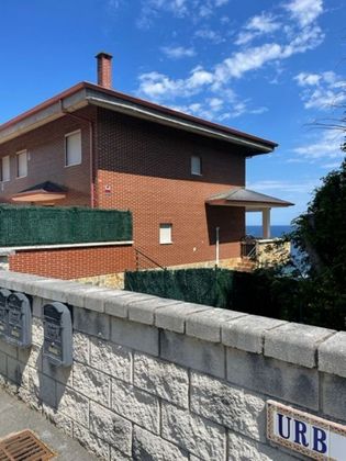 Foto 2 de Casa adossada en venda a carretera Cerdigo de 4 habitacions amb terrassa i garatge