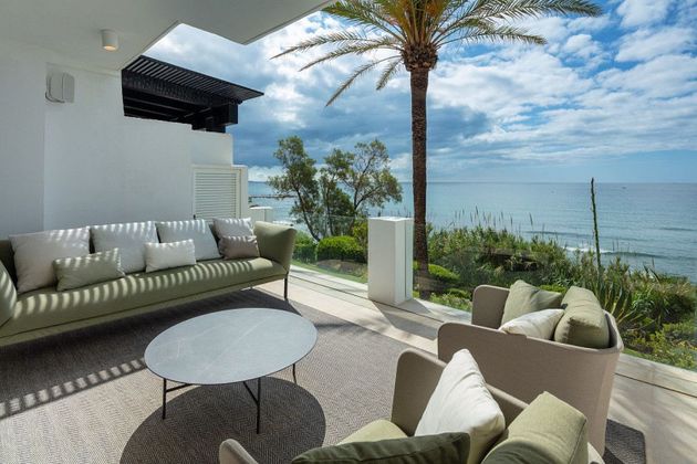 Foto 2 de Àtic en venda a Lomas de Marbella Club - Puente Romano de 4 habitacions amb terrassa i piscina