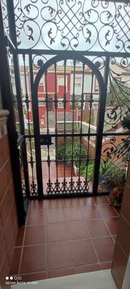 Foto 2 de Venta de casa en Barrios (Los) de 4 habitaciones con terraza y balcón