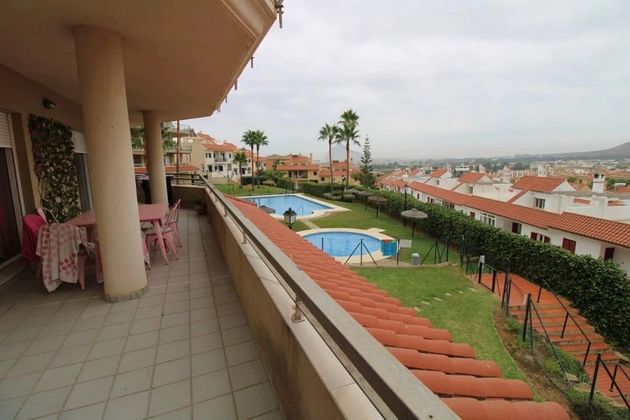 Foto 1 de Pis en venda a La Línea de la Concepción ciudad de 4 habitacions amb terrassa i piscina