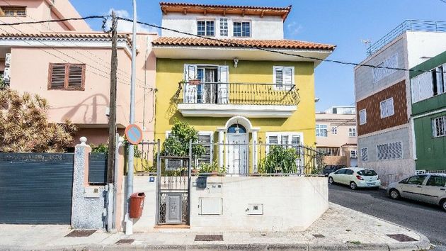 Foto 1 de Casa en venda a calle Asiria de 3 habitacions amb terrassa i garatge